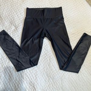 Carbon 38 navy leggings